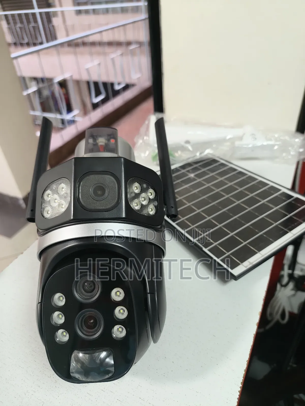 Triple Lens 4g Solar Powered PTZ CCTV Camera With Alarm Siren