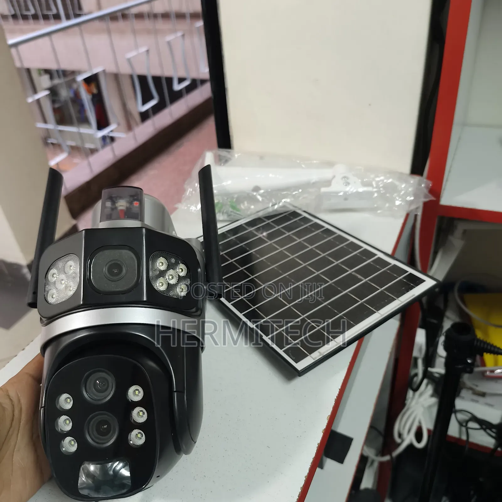 Triple Lens 4g Solar Powered PTZ CCTV Camera With Alarm Siren