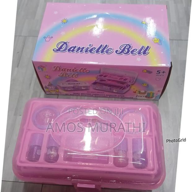 *Danielle Make Up* - main view