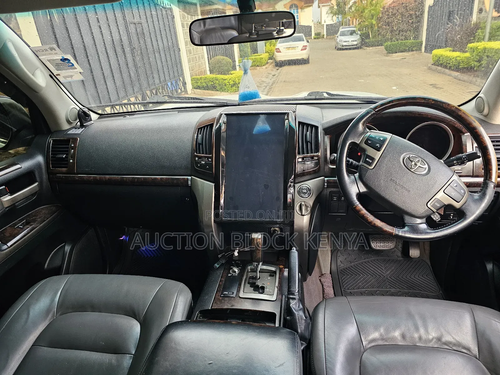 Toyota Land Cruiser 2009 White