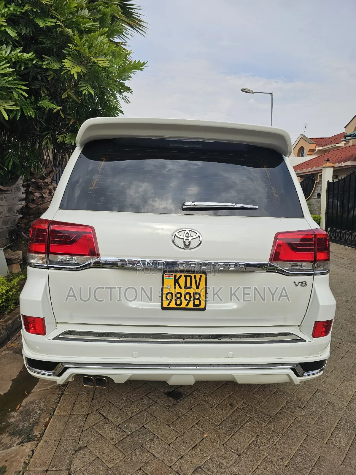 Toyota Land Cruiser 2009 White