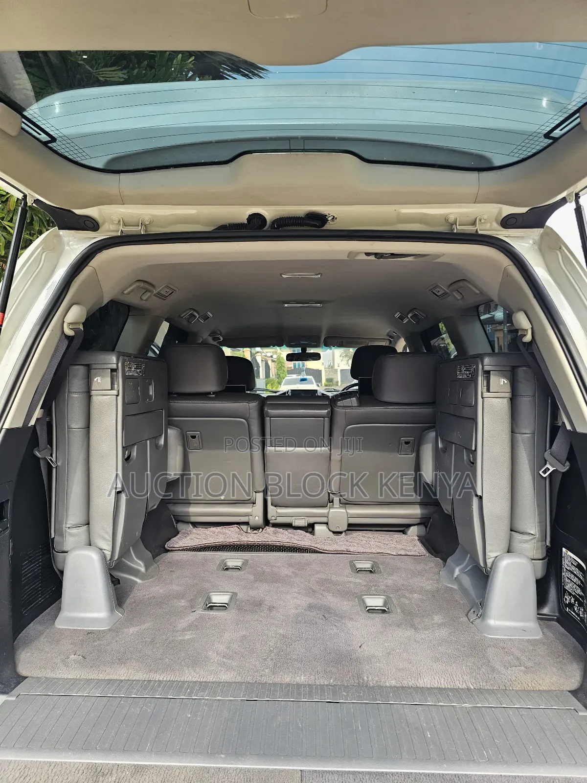 Toyota Land Cruiser 2009 White