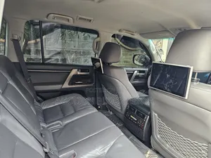 Toyota Land Cruiser 2009 White