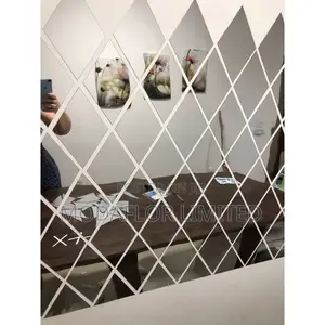 Diamond Acrylic Mirror – Modern Luxury for Interiors