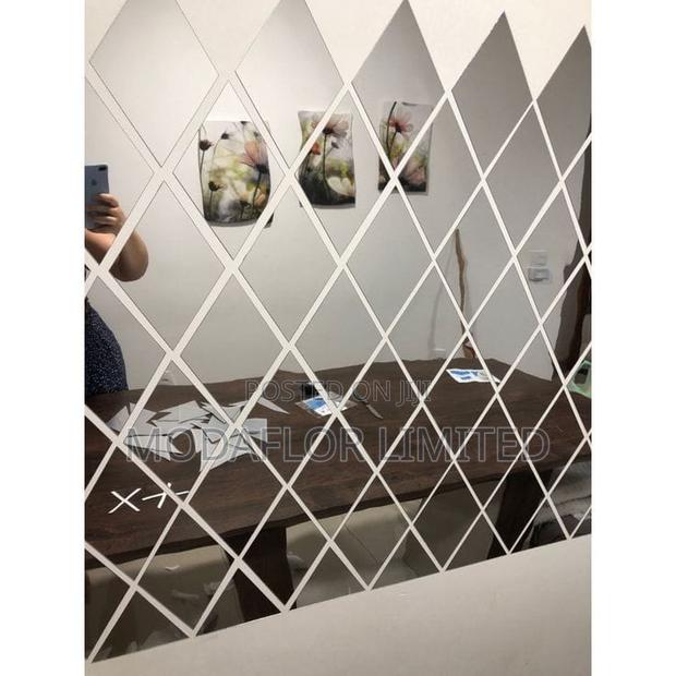 Diamond Acrylic Mirror – Modern Luxury for Interiors - main view