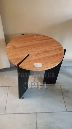 Coffee Tables; Stylish Round Oak Work Lounge Table