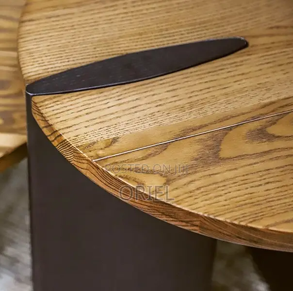 Coffee Tables; Stylish Round Oak Work Lounge Table