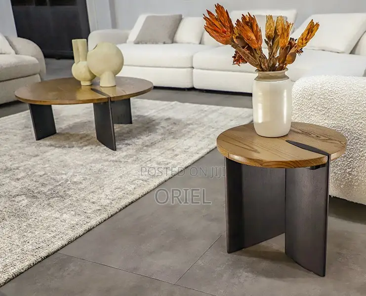 Coffee Tables; Stylish Round Oak Work Lounge Table