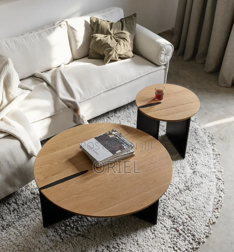 Coffee Tables; Stylish Round Oak Work Lounge Table