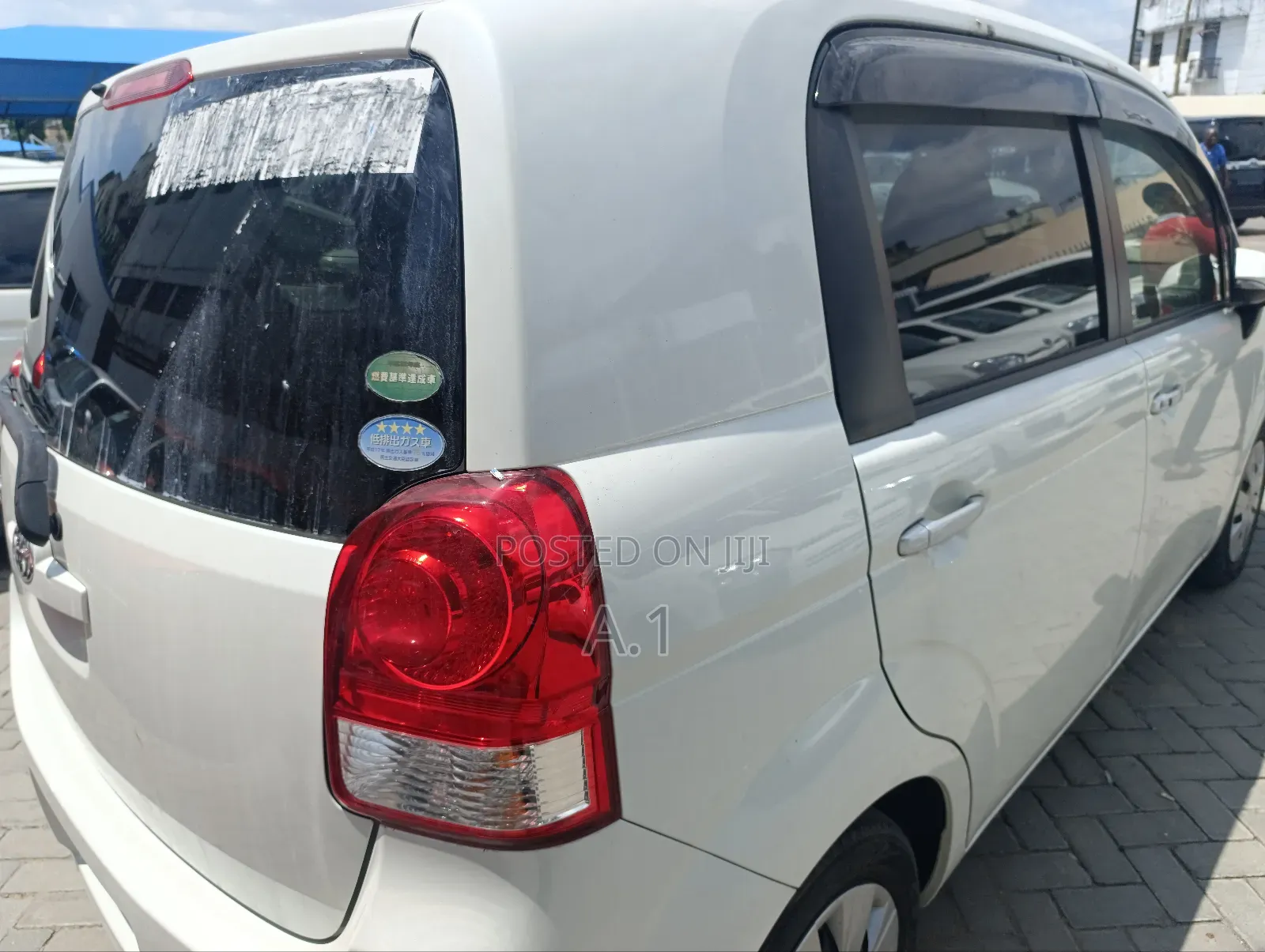 Toyota Porte 2018 White