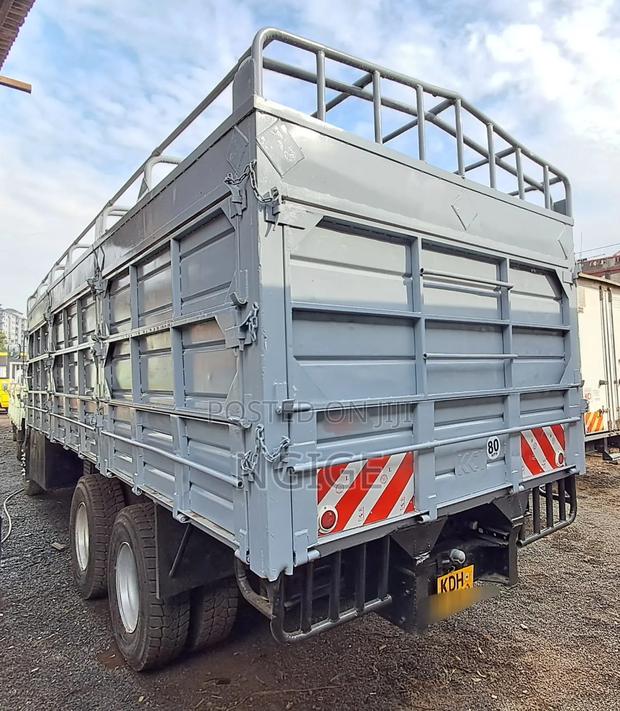 Isuzu FVZ Truck - thumbnail 3