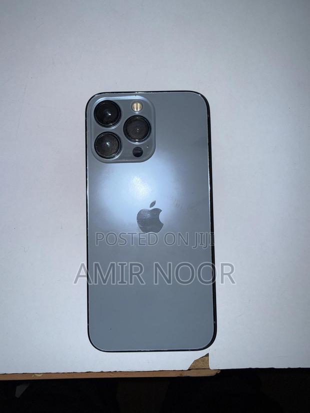 Apple iPhone 13 Pro 256 GB Blue - main view