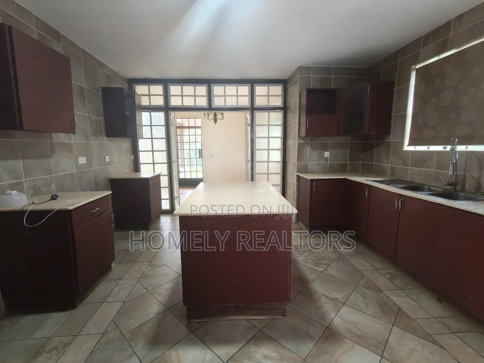 4bdrm Maisonette in Karen, Nairobi for sale