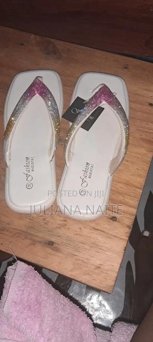 Ladies Flat Shoes - thumbnail 2