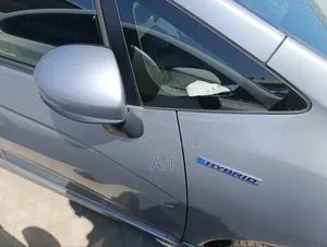 Honda Fit Shuttle 1.5 Hybrid 2WD 2018 Silver
