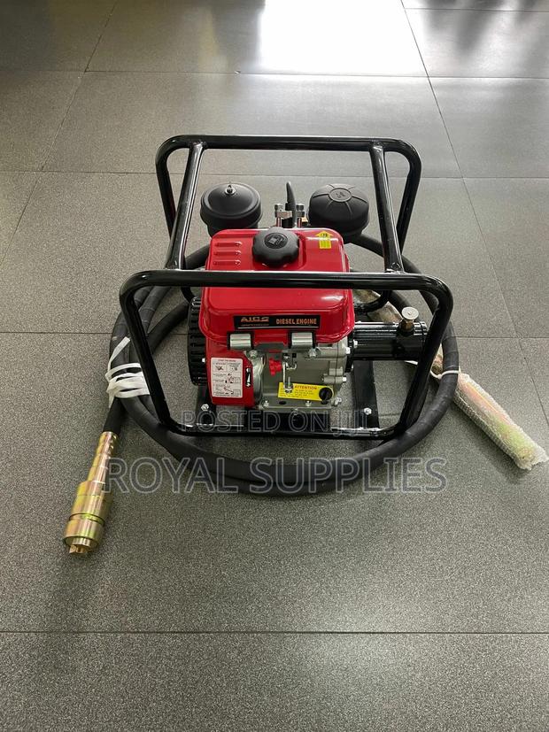 Diesel Concrete Vibrator With 45mm Poker