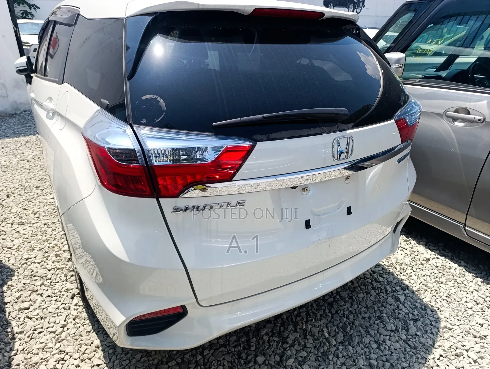 Honda Fit Shuttle 1.5 Hybrid 2WD 2018 Pearl