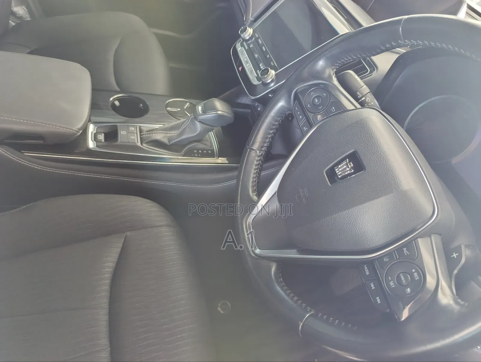 Toyota Crown 2019 Silver