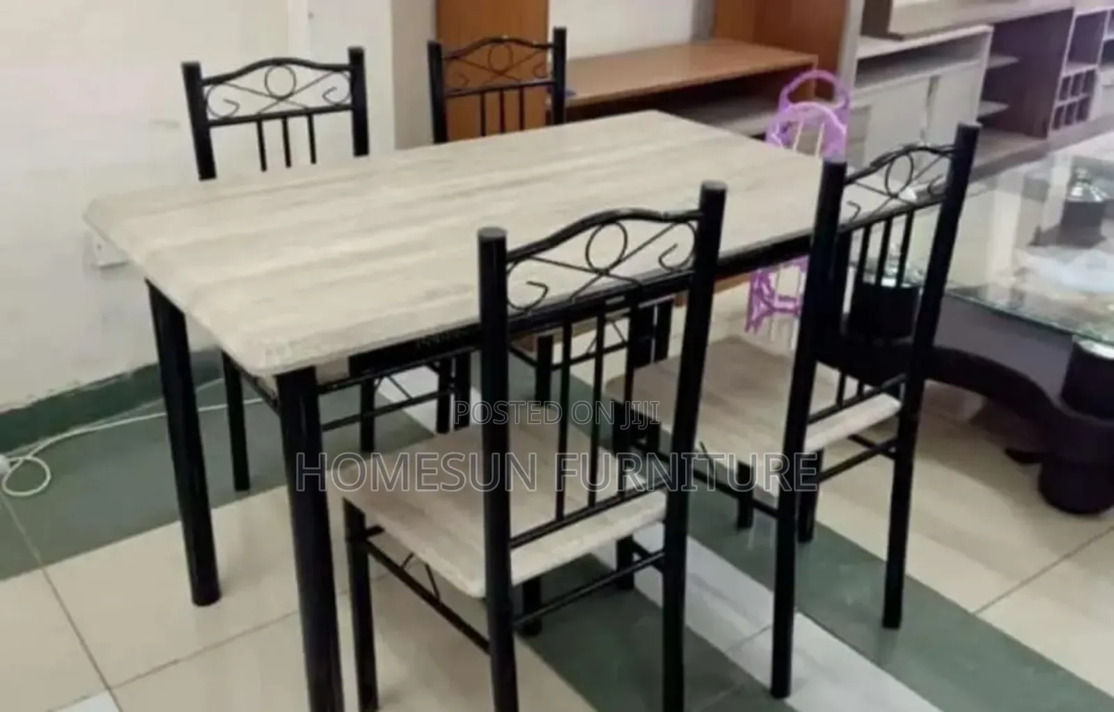 4 Sitters Dinning Table