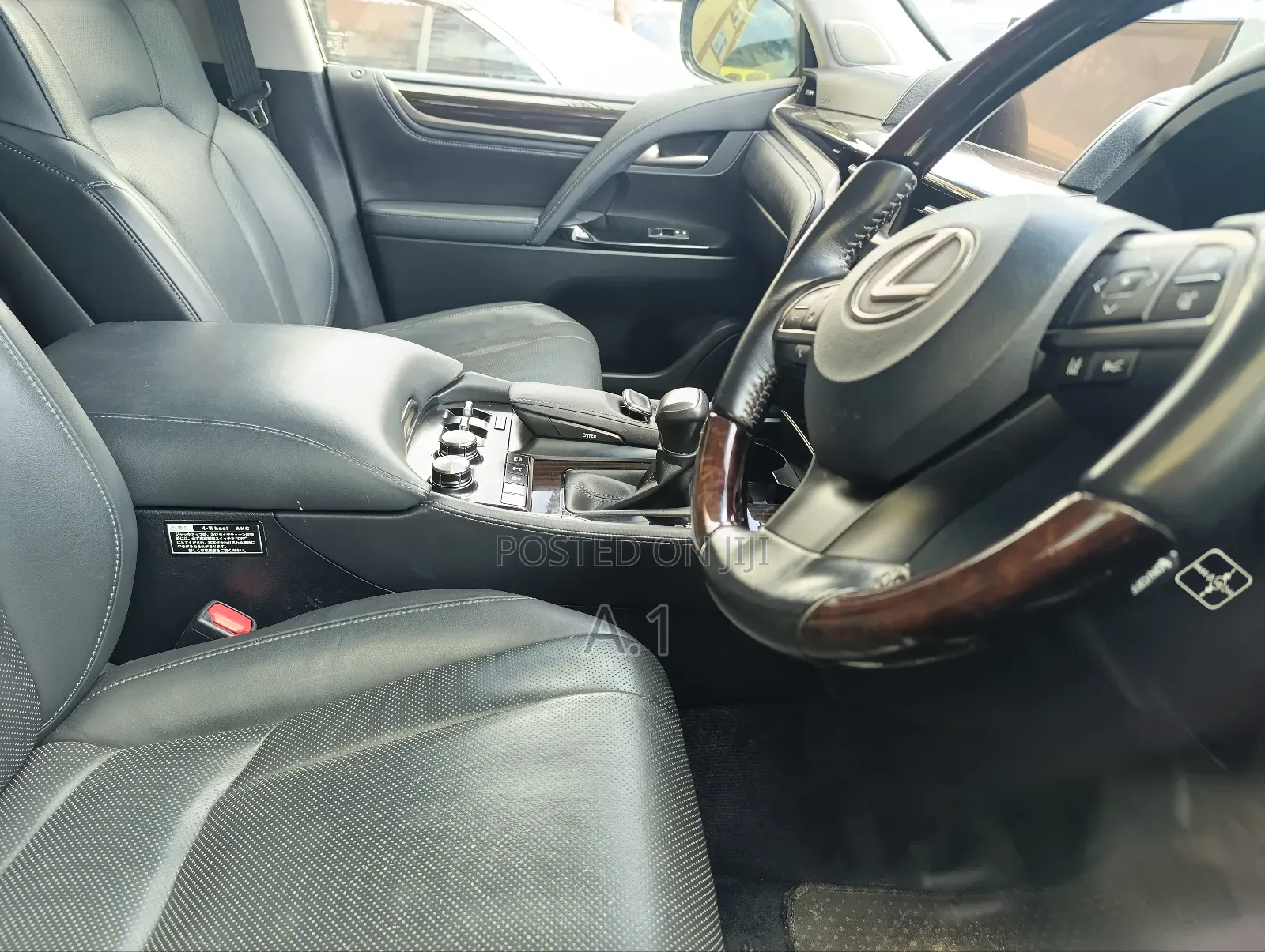 Lexus LX 570 AWD 2018 White
