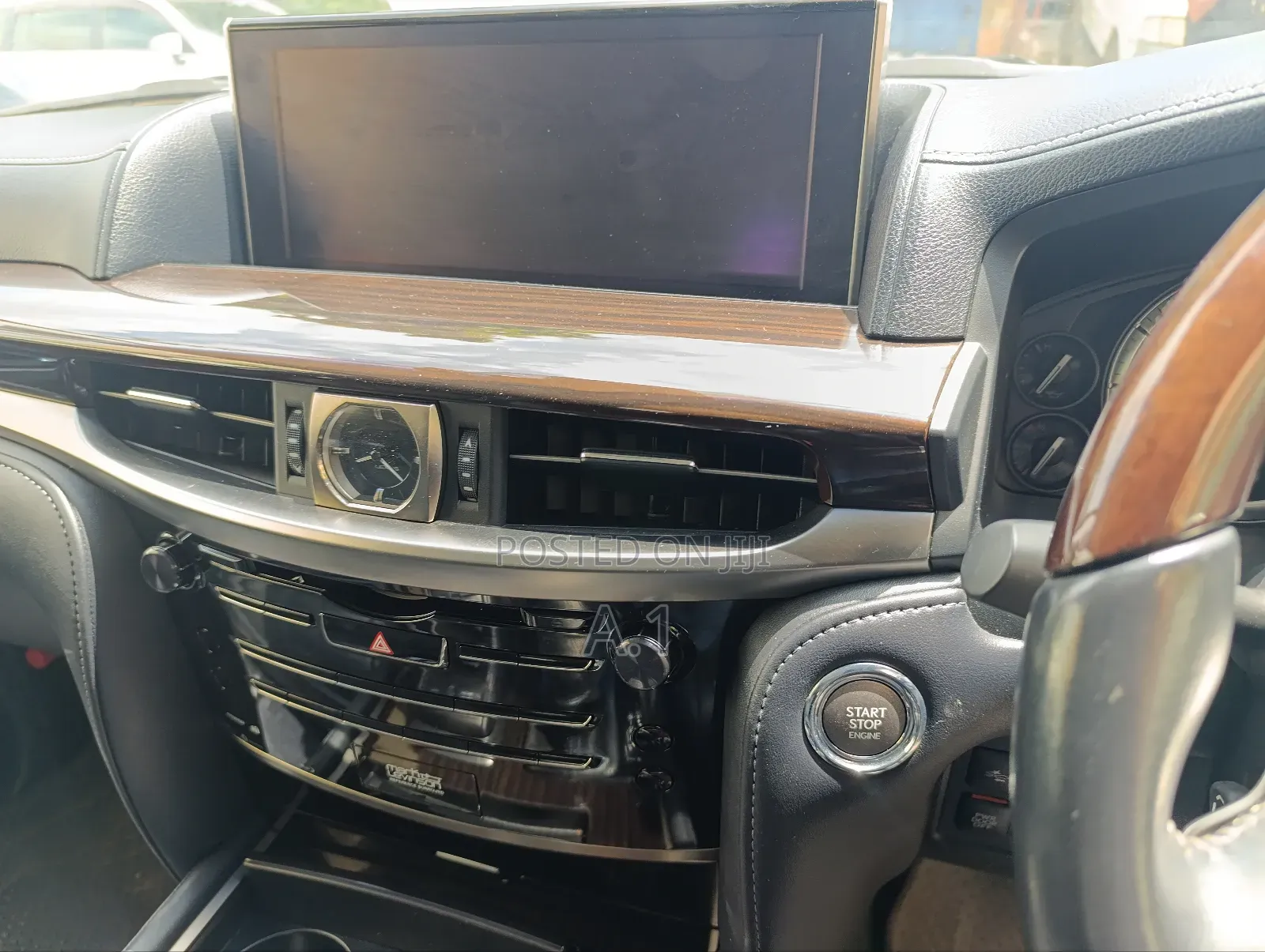 Lexus LX 570 AWD 2018 White