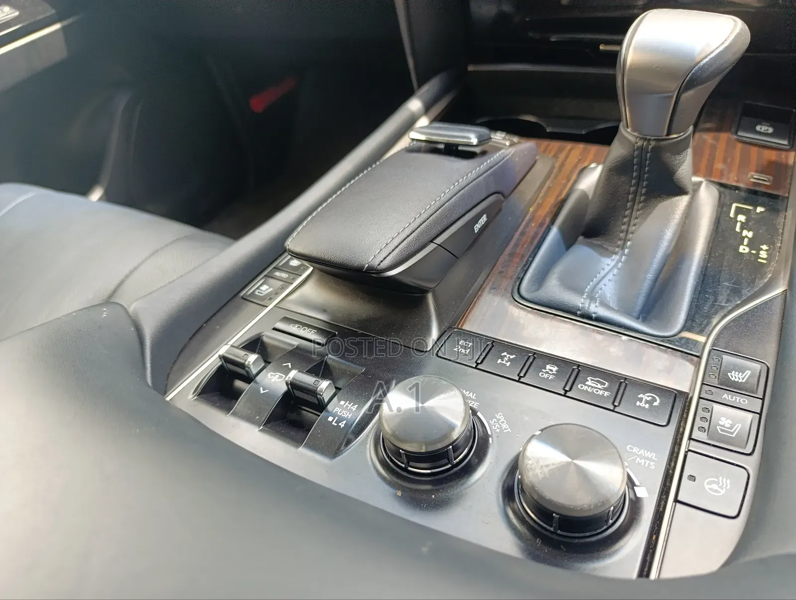 Lexus LX 570 AWD 2018 White