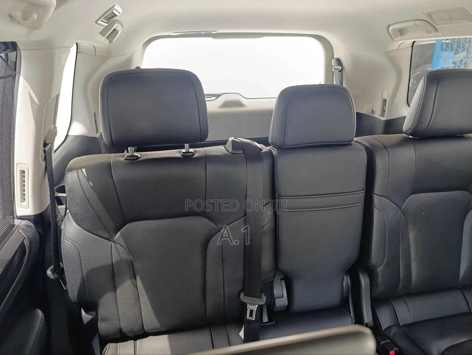 Lexus LX 570 AWD 2018 White