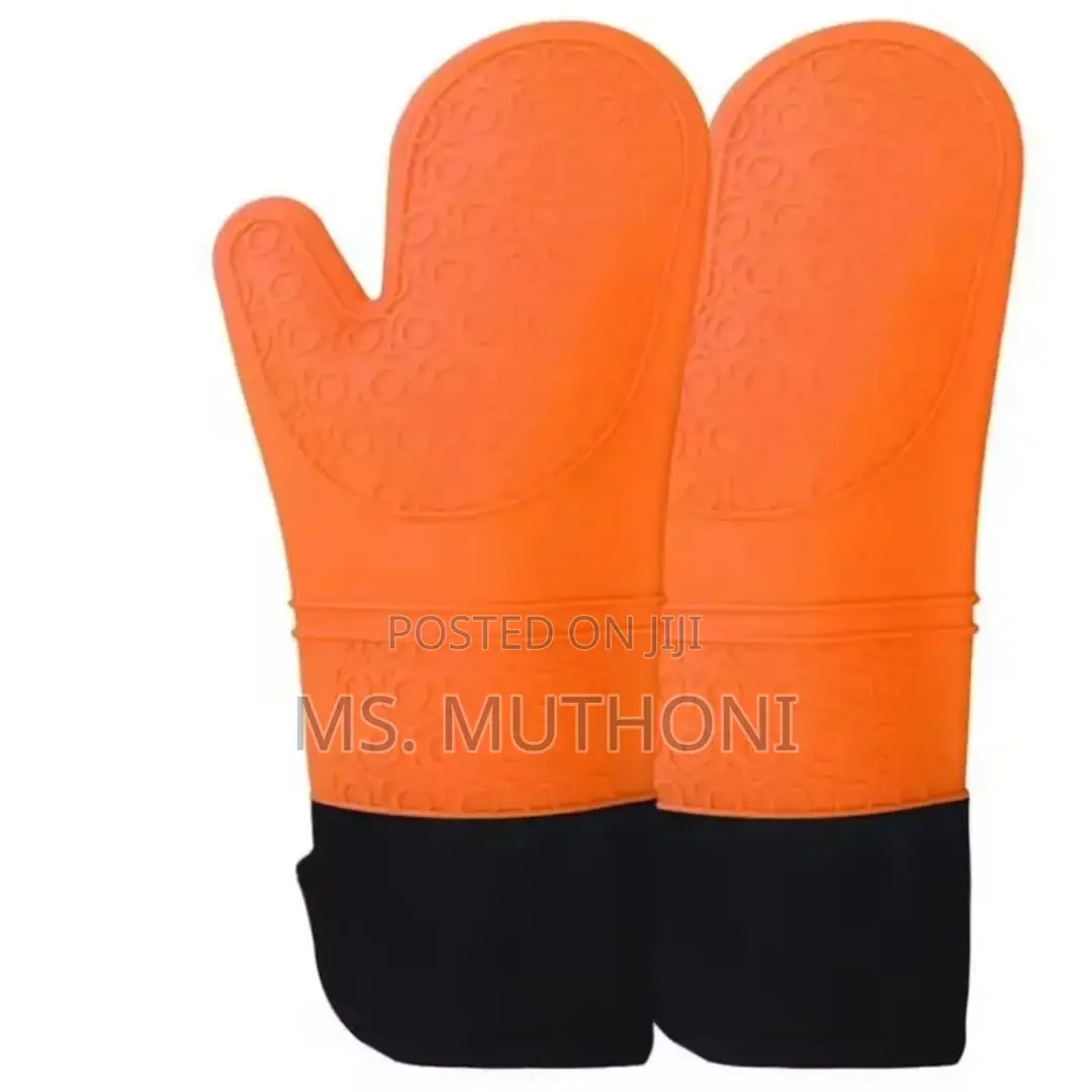 A Pair of Silicone Oven Gloves/ Mitts