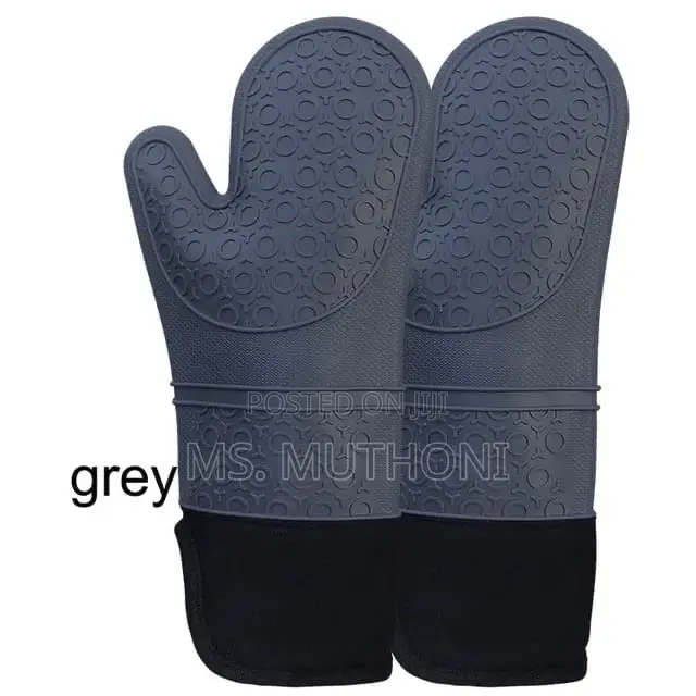 A Pair of Silicone Oven Gloves/ Mitts