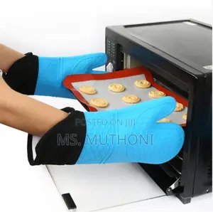 A Pair of Silicone Oven Gloves/ Mitts