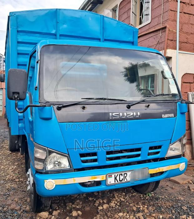 Isuzu NPR Truck - thumbnail 3