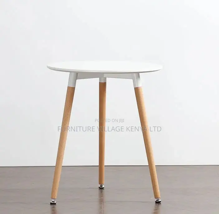 Dining Table; Round Wooden Outdoor Dining Table