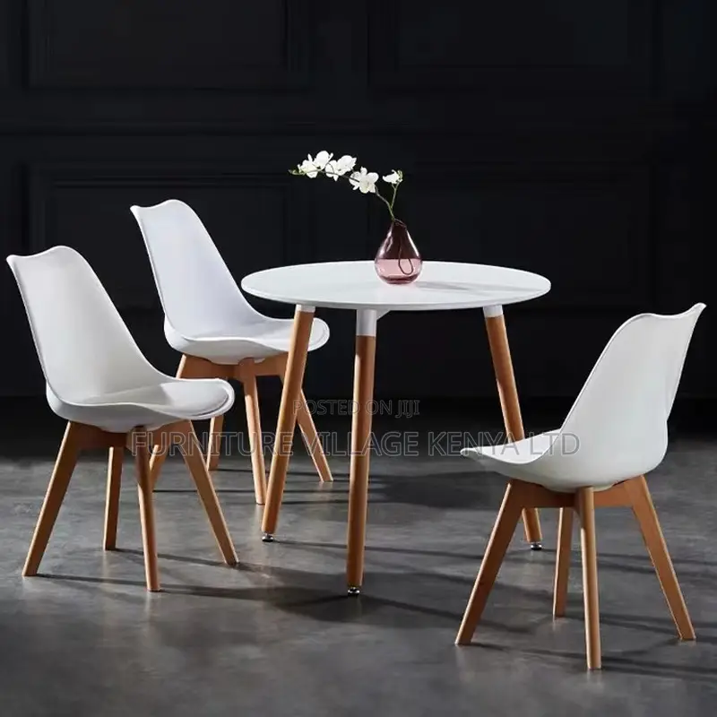 Dining Table; Round Wooden Outdoor Dining Table
