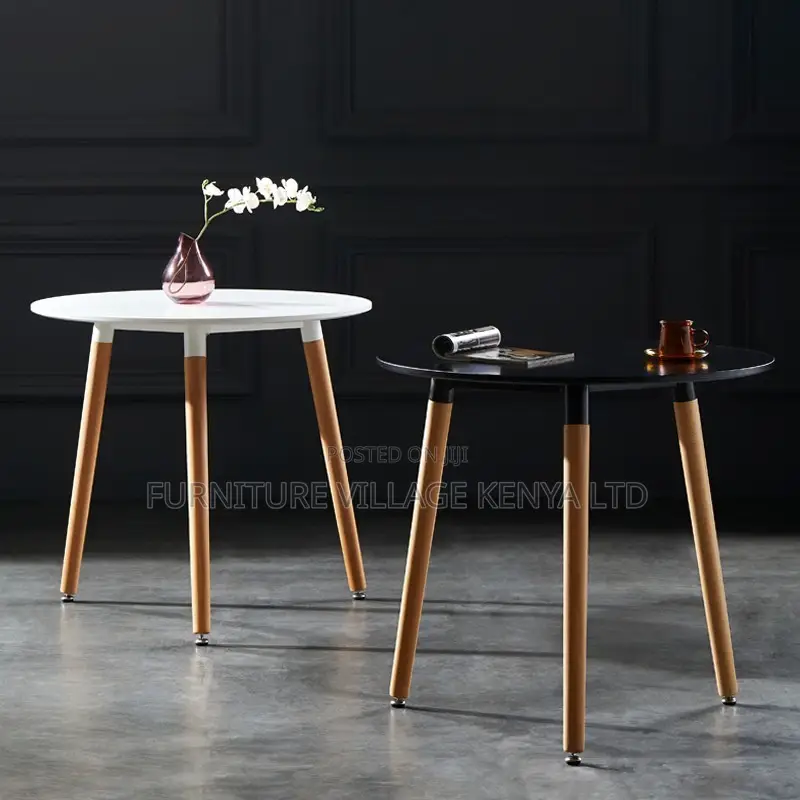 Dining Table; Round Wooden Outdoor Dining Table