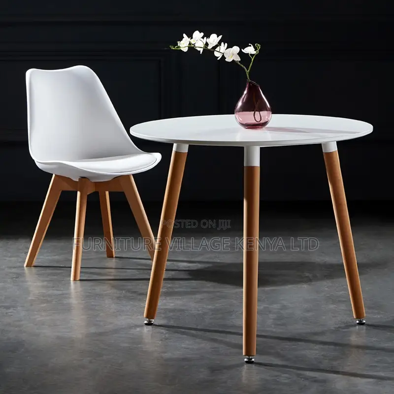 Dining Table; Round Wooden Outdoor Dining Table