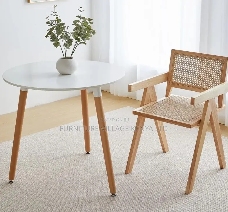 Dining Table; Round Wooden Outdoor Dining Table