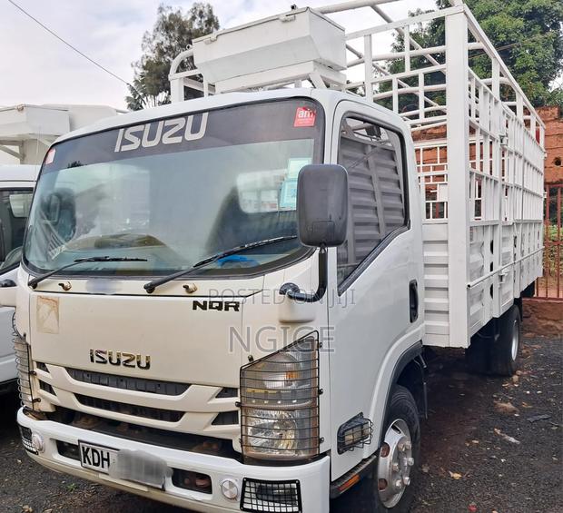 Isuzu NQR Lorry - thumbnail 3