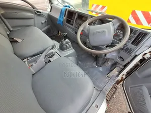 Isuzu NQR Lorry