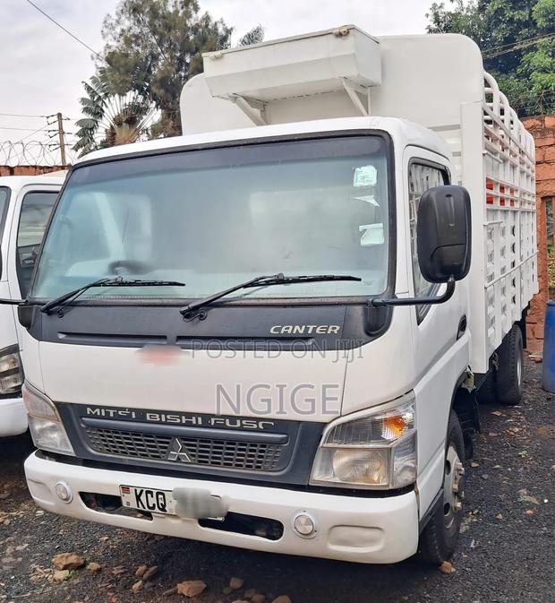 Mitsubishi Canter Lorry - thumbnail 2