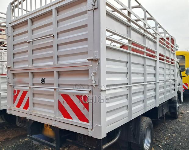 Mitsubishi Canter Lorry - thumbnail 3