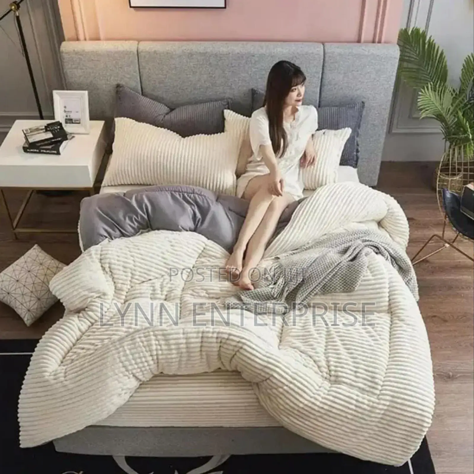 *Weaver Brand Velvet Duvet* Size: 6x7