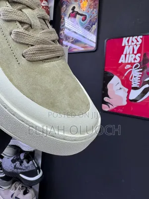 Adidas Labcourt.
Sizes : _40 41 42 43 44 45
