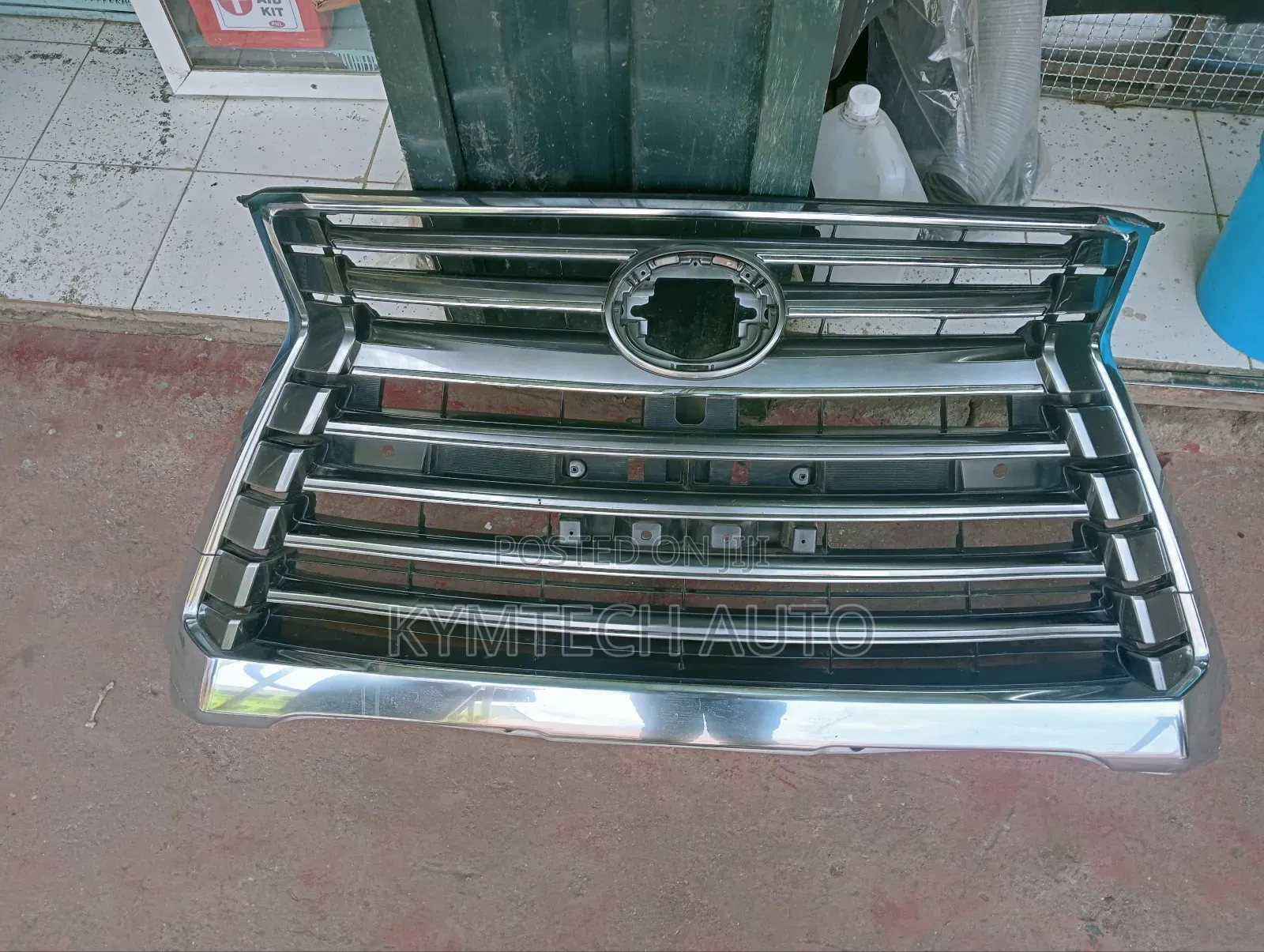 Original Grille Lexus 570