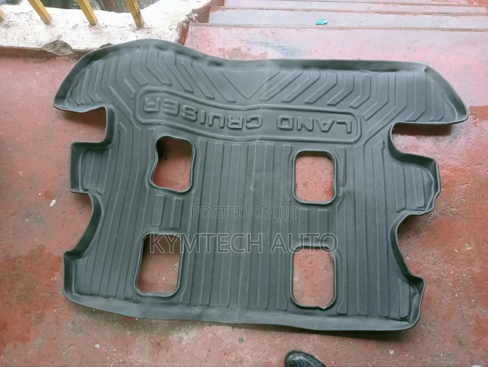 Boot Mat V8 200 Series