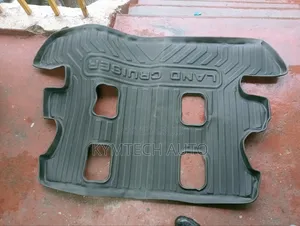 Boot Mat V8 200 Series