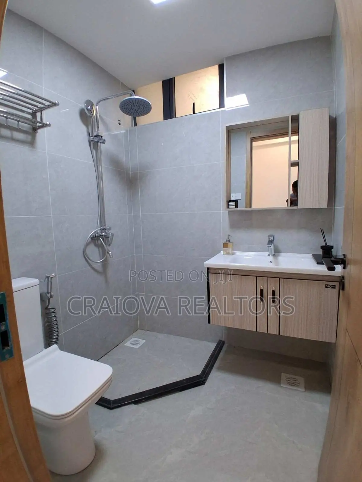 3bdrm Apartment in Valley Arcade for sale