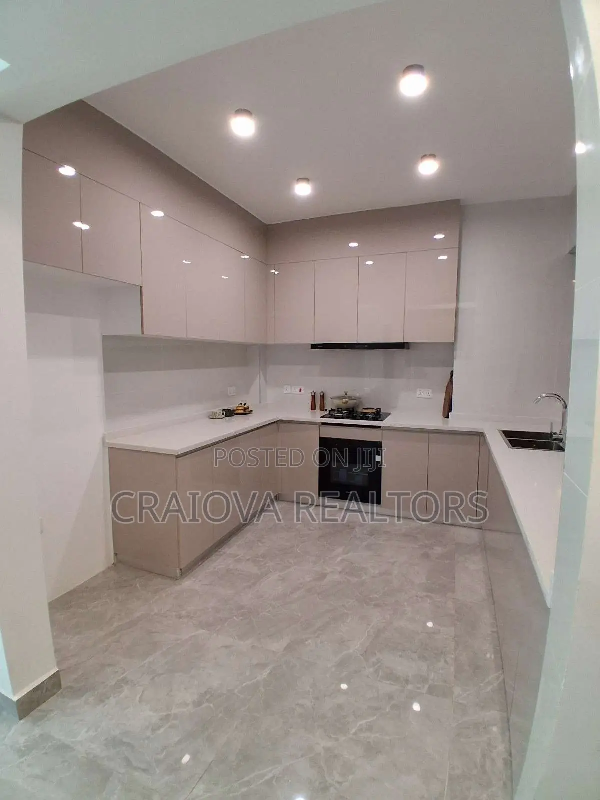 3bdrm Apartment in Valley Arcade for sale