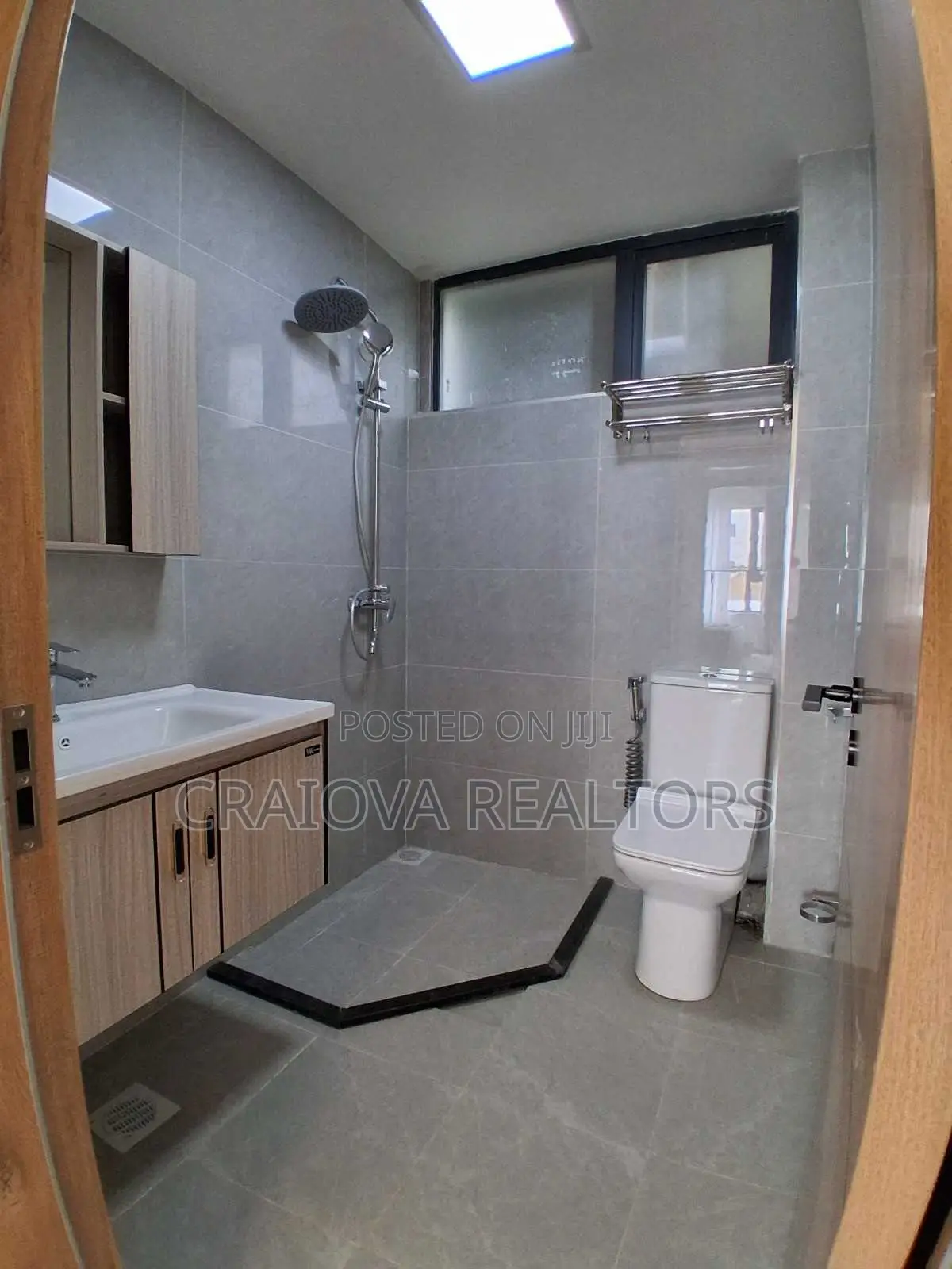 3bdrm Apartment in Valley Arcade for sale