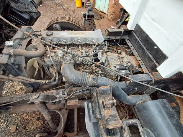 Isuzu NPR Tipper - thumbnail 5