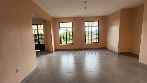 5bdrm Apartment in NkaiMurunya for rent